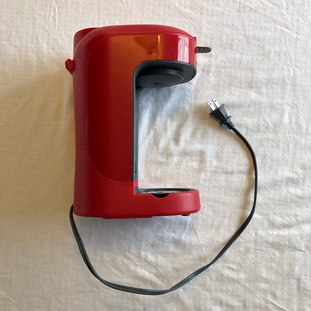 Bella One Cup Electric Coffee Maker and Mug, Red - Picture 4 of 9